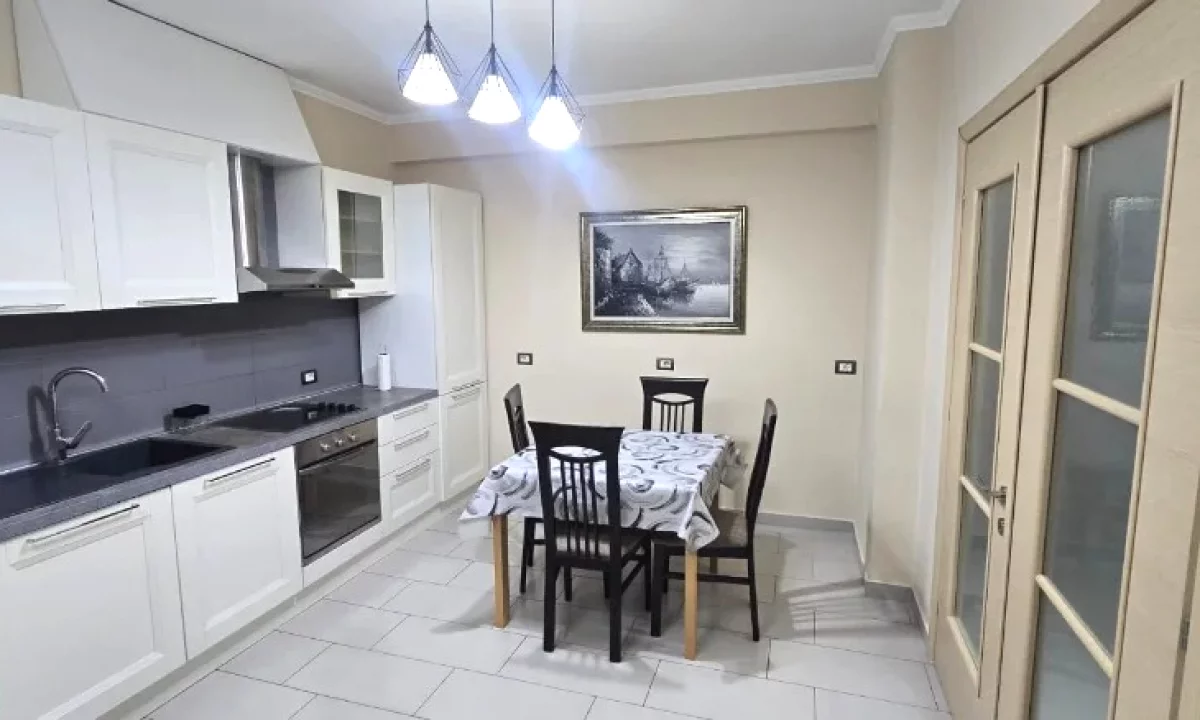 Shtepi me qera Apartament ne Tirane, 2+1, Mobilimi E mobiluar, Pagesa 51,000  Leke.