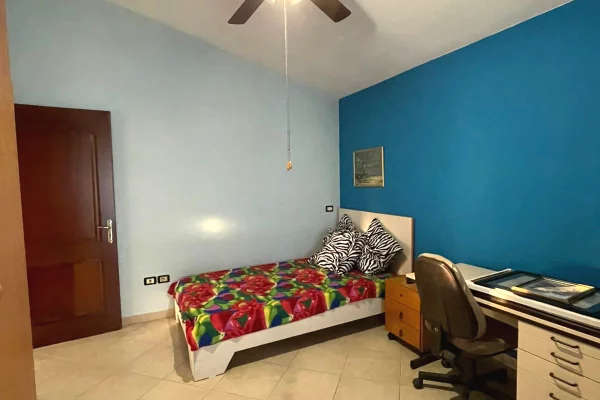 Shtepi me qera Apartament ne Tirane, 2+1, Mobilimi E mobiluar, Pagesa 40,000  Leke.