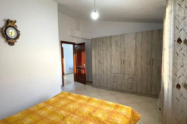 Shtepi me qera Apartament ne Tirane, 2+1, Mobilimi E mobiluar, Pagesa 40,000  Leke.