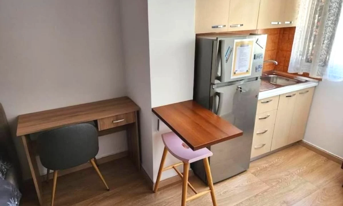 Shtepi me qera Apartament ne Tirane, Garsoniere, Mobilimi E mobiluar, Pagesa 40,000  Leke.