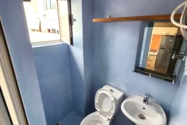 Shtepi me qera Apartament ne Tirane, Garsoniere, Mobilimi E mobiluar, Pagesa 40,000  Leke.