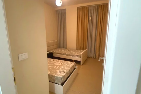 Shtepi me qera Apartament ne Tirane, 2+1, Mobilimi E mobiluar, Pagesa 60,000  Leke.