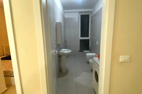 Shtepi me qera Apartament ne Tirane, 2+1, Mobilimi E mobiluar, Pagesa 60,000  Leke.