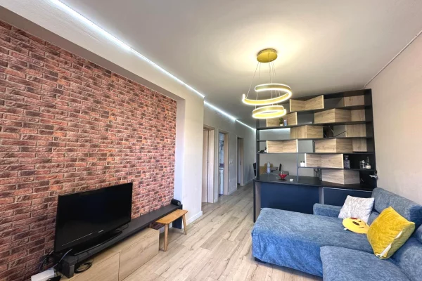 Shtepi me qera Apartament ne Tirane, 2+1, Mobilimi E mobiluar, Pagesa 400  Euro.