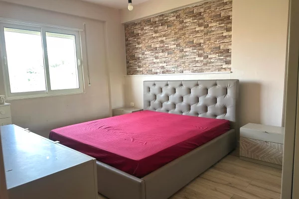 Shtepi me qera Apartament ne Tirane, 2+1, Mobilimi E mobiluar, Pagesa 400  Euro.