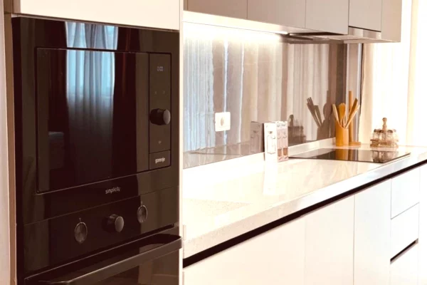 Shtepi me qera 2+1 ne Tirane - 1,300 Euro