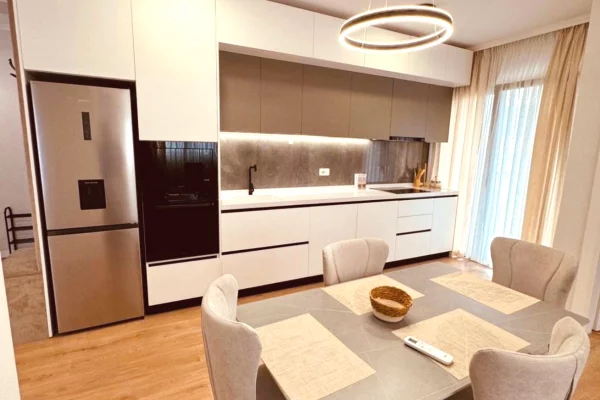 Shtepi me qera Apartament ne Tirane, 2+1, Mobilimi E mobiluar, Pagesa 1,300  Euro.