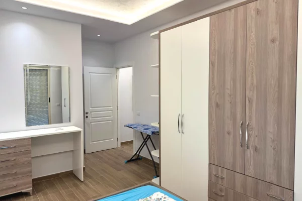 Shtepi me qera Apartament ne Tirane, 2+1, Mobilimi E mobiluar, Pagesa 60,000  Leke.