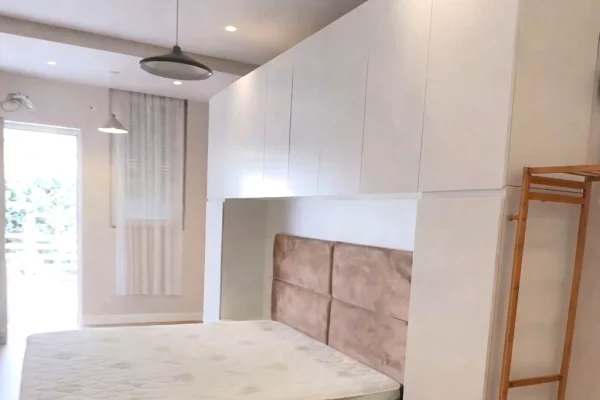 Shtepi me qera Apartament ne Tirane, 1+1, Mobilimi E mobiluar, Pagesa 550  Euro.