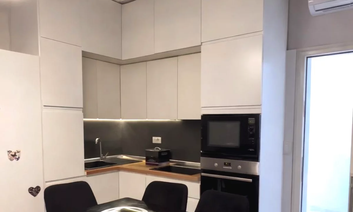 Shtepi me qera Apartament ne Tirane, 1+1, Mobilimi E mobiluar, Pagesa 550  Euro.