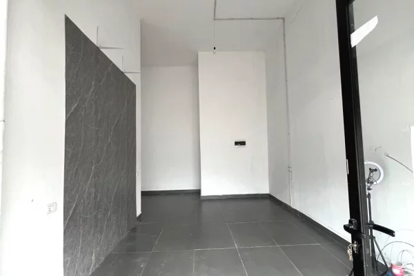Ambient biznesi me qera 1+1 ne Tirane - 300 Euro