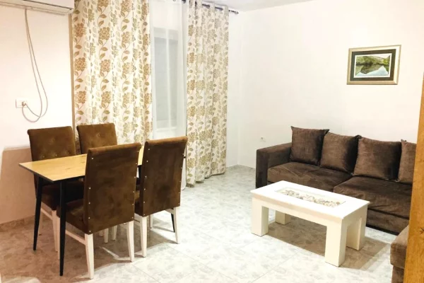 Shtepi me qera Apartament ne Tirane, 1+1, Mobilimi E mobiluar, Pagesa 50,000  Leke.