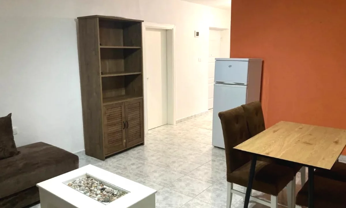 Shtepi me qera Apartament ne Tirane, 1+1, Mobilimi E mobiluar, Pagesa 50,000  Leke.