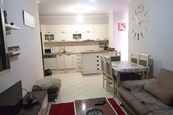 Shtepi me qera Apartament ne Tirane, 2+1, Mobilimi E mobiluar, Pagesa 48,000  Leke.