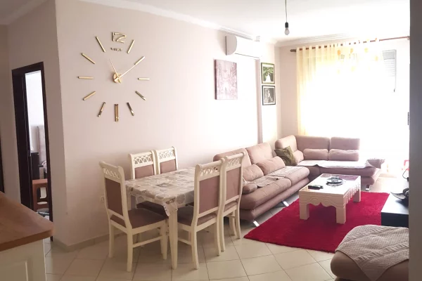 Shtepi me qera Apartament ne Tirane, 2+1, Mobilimi E mobiluar, Pagesa 48,000  Leke.