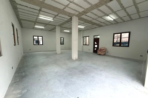 Magazine me qera ne Laprake/ 650 Euro