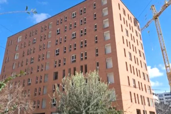 Shtepi me qera Apartament ne Tirane, 2+1, Mobilimi Bosh, pa mobiluar, Pagesa 128,250  Euro.