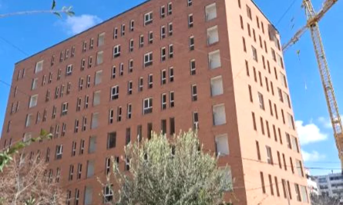 Shtepi ne shitje Apartament ne Tirane, 1+1, Mobilimi Bosh, pa mobiluar, Pagesa 93,450  Euro.