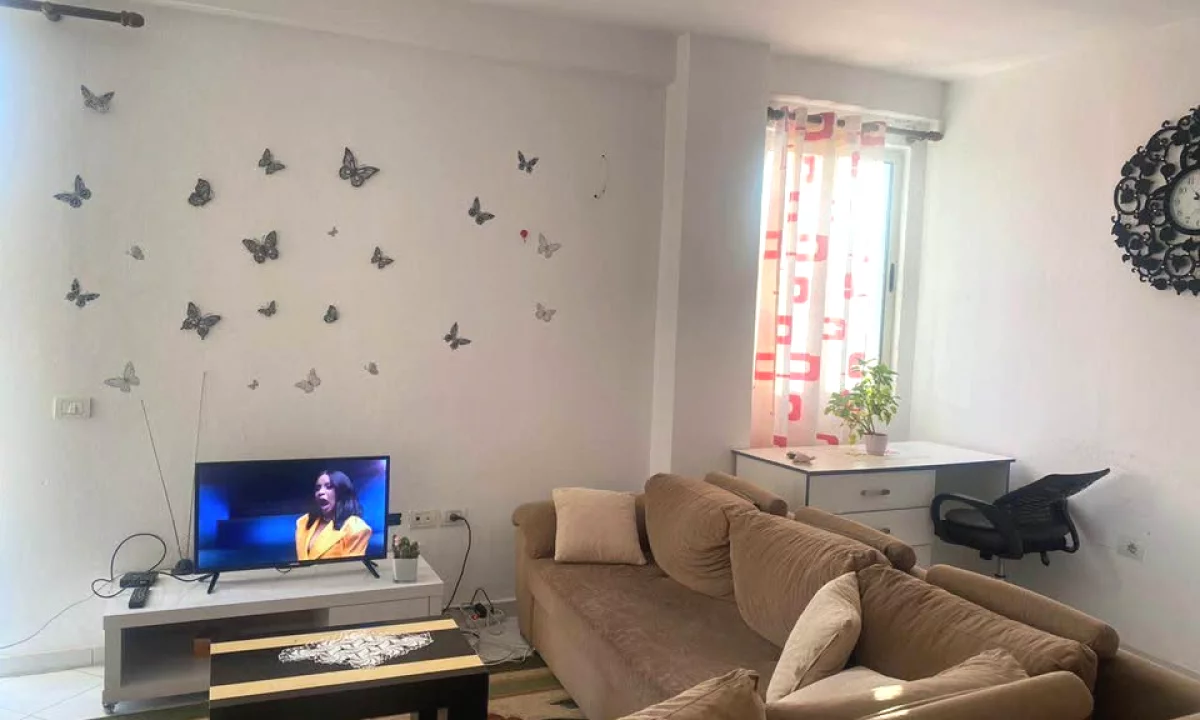 Shtepi me qera Apartament ne Tirane, 2+1, Mobilimi E mobiluar, Pagesa 450  Euro.