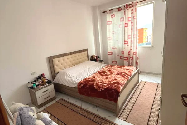 Shtepi me qera Apartament ne Tirane, 2+1, Mobilimi E mobiluar, Pagesa 450  Euro.