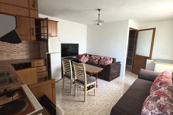 Shtepi me qera 2+1 ne Tirane - 35,000 Leke