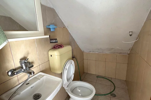 Shtepi me qera Apartament ne Tirane, 2+1, Mobilimi E mobiluar, Pagesa 35,000  Leke.