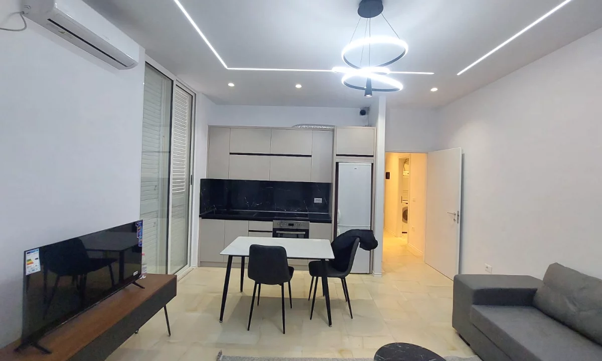 Shtepi me qera Apartament ne Tirane, 1+1, Mobilimi E mobiluar, Pagesa 60,000  Leke.