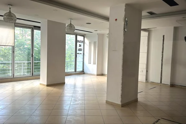 Ambient me qera Astir/60,000 leke