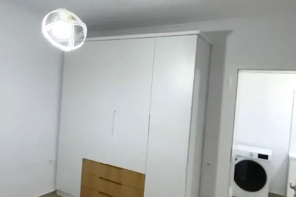 Shtepi me qera Shtepi Private ne Tirane, 1+1, Mobilimi E mobiluar, Pagesa 500  Euro.