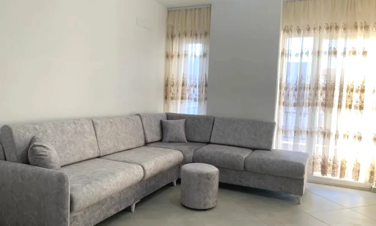 Shtepi me qera Apartament ne Tirane, 1+1, Mobilimi E mobiluar, Pagesa 450  Euro.