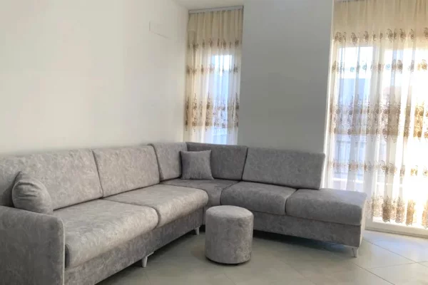 Shtepi me qera 1+1 ne Tirane - 450 Euro