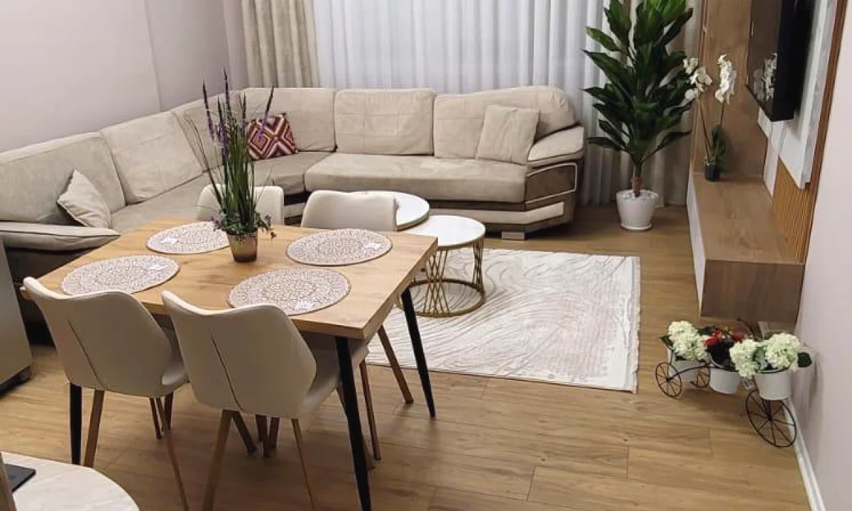 Shtepi me qera Apartament ne Tirane, 2+1, Mobilimi E mobiluar, Pagesa 88,000  Leke.