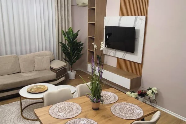 Shtepi me qera Apartament ne Tirane, 2+1, Mobilimi E mobiluar, Pagesa 88,000  Leke.
