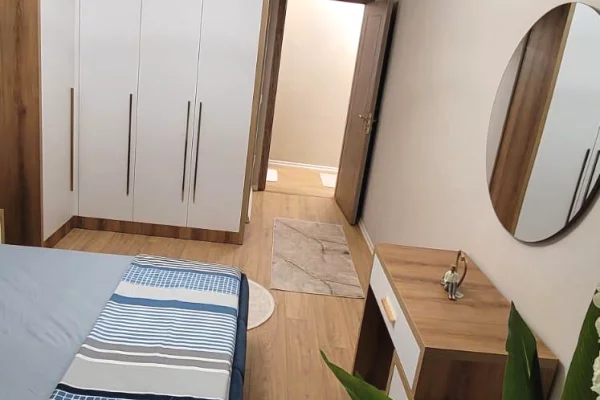 Shtepi me qera Apartament ne Tirane, 2+1, Mobilimi E mobiluar, Pagesa 88,000  Leke.