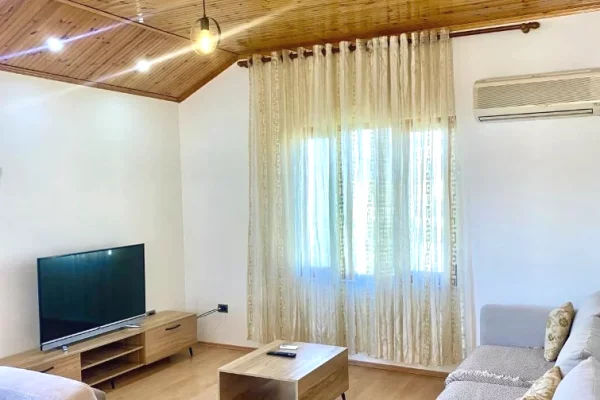 Shtepi me qera Apartament ne Tirane, 2+1, Mobilimi E mobiluar, Pagesa 450  Euro.