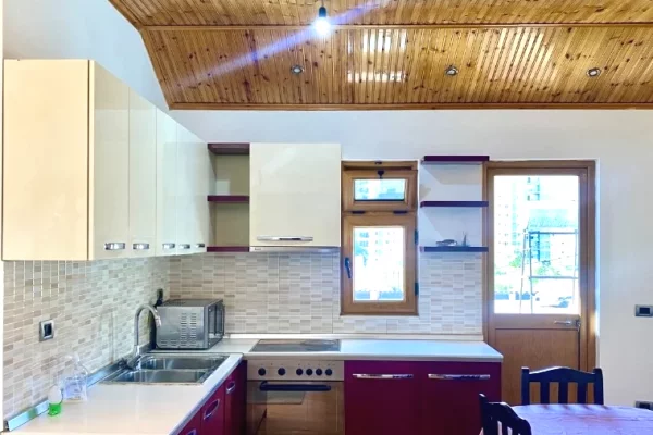 Shtepi me qera 2+1 ne Tirane - 450 Euro