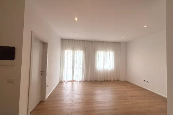 Shtepi me qera Apartament ne Tirane, 1+1, Mobilimi E mobiluar, Pagesa 50,000  Leke.