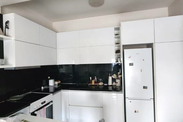 Shtepi me qera Apartament ne Tirane, 2+1, Mobilimi Bosh, pa mobiluar, Pagesa 550  Euro.