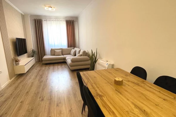 Shtepi me qera Apartament ne Tirane, 1+1, Mobilimi E mobiluar, Pagesa 65,000  Leke.