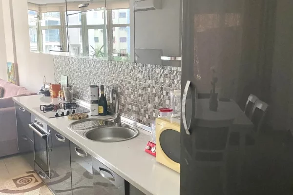 Shtepi ne shitje Apartament ne Tirane, 2+1, Mobilimi Bosh, pa mobiluar, Pagesa 170,000  Euro.