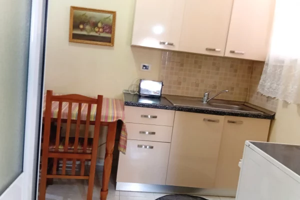 Shtepi me qera Garsoniere ne Tirane - 30,000 Leke