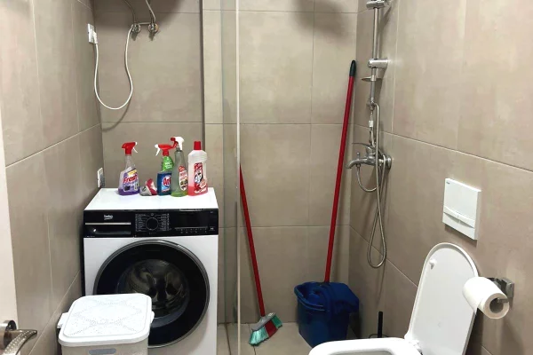 Shtepi me qera Apartament ne Tirane, 1+1, Mobilimi E mobiluar, Pagesa 45,000  Leke.
