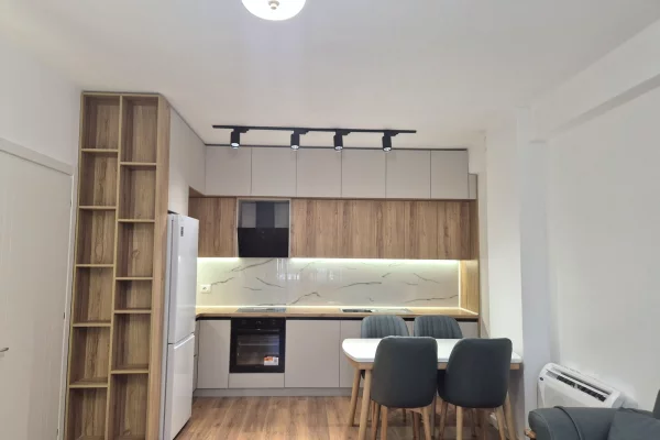 Shtepi me qera Apartament ne Tirane, 2+1, Mobilimi E mobiluar, Pagesa 75,000  Leke.