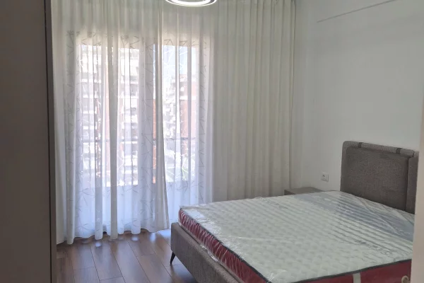 Shtepi me qera Apartament ne Tirane, 2+1, Mobilimi E mobiluar, Pagesa 75,000  Leke.