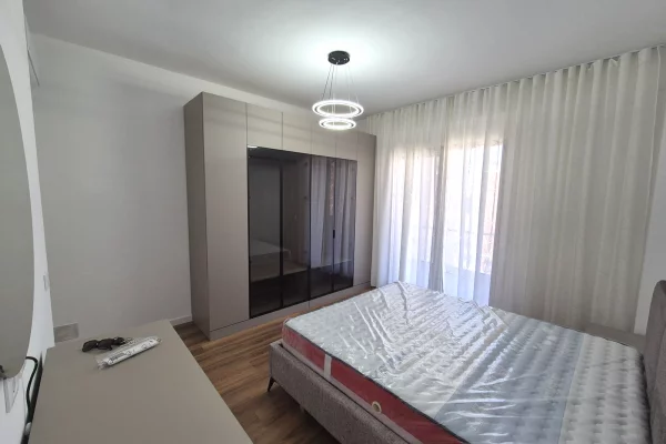 Shtepi me qera Apartament ne Tirane, 2+1, Mobilimi E mobiluar, Pagesa 75,000  Leke.