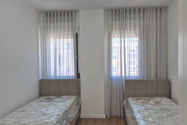 Shtepi me qera Apartament ne Tirane, 2+1, Mobilimi E mobiluar, Pagesa 75,000  Leke.