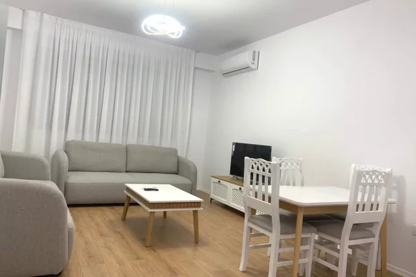 Shtepi me qera 1+1 ne Tirane - 45,000 Leke