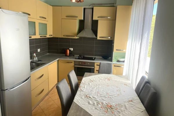 Casa privata/Indipendente in affitto a Tirana 3+1, Arredato