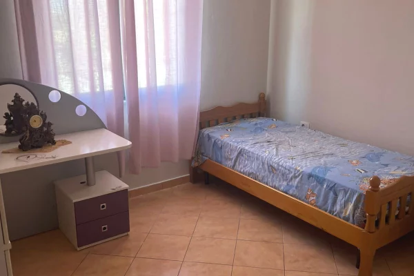 Casa privata/Indipendente in affitto a Tirana 3+1, Arredato