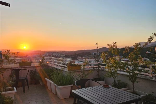 Ambient biznesi me qera 1+1 ne Tirane - 2,000 Euro
